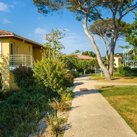 With Terrace & Pool Apartman Six-Fours-les-Plages