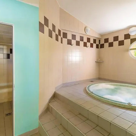 Apartment With Terrace & Pool Six-Fours-les-Plages